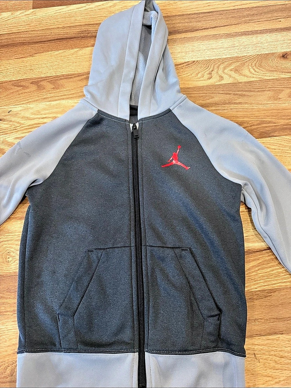 Jordan Jordan zip-up hoodie Boys Medium (7) Gray & Black